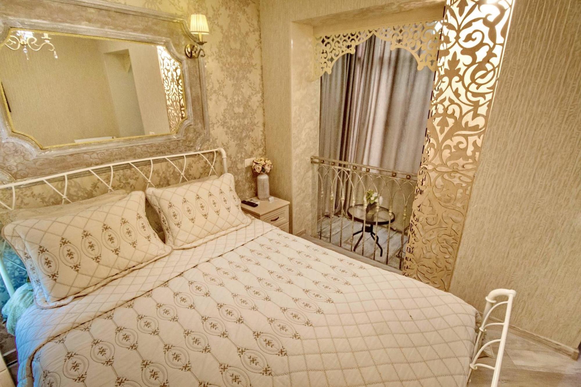 Old Tbilisi Gate Hotel Room photo