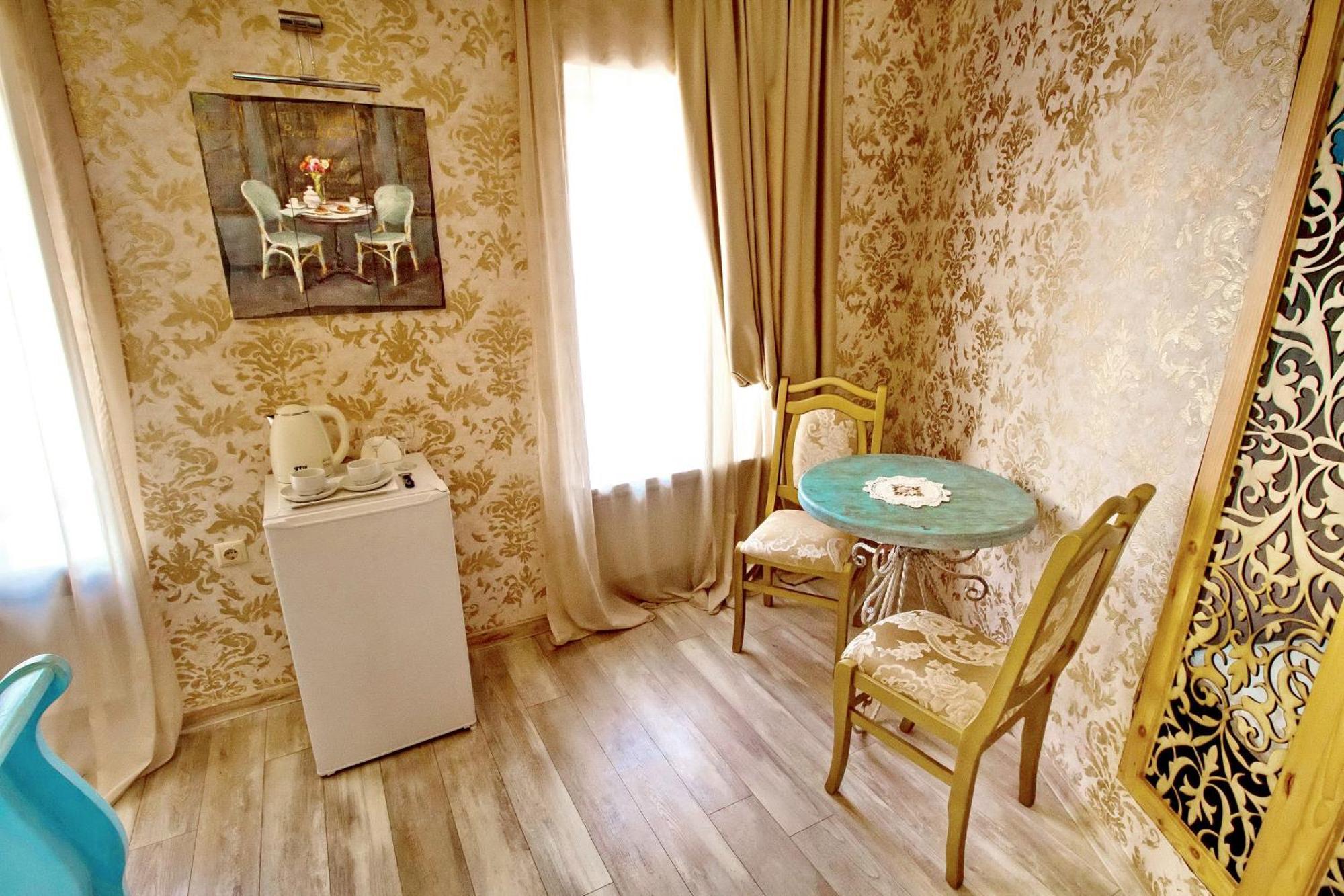 Old Tbilisi Gate Hotel Room photo