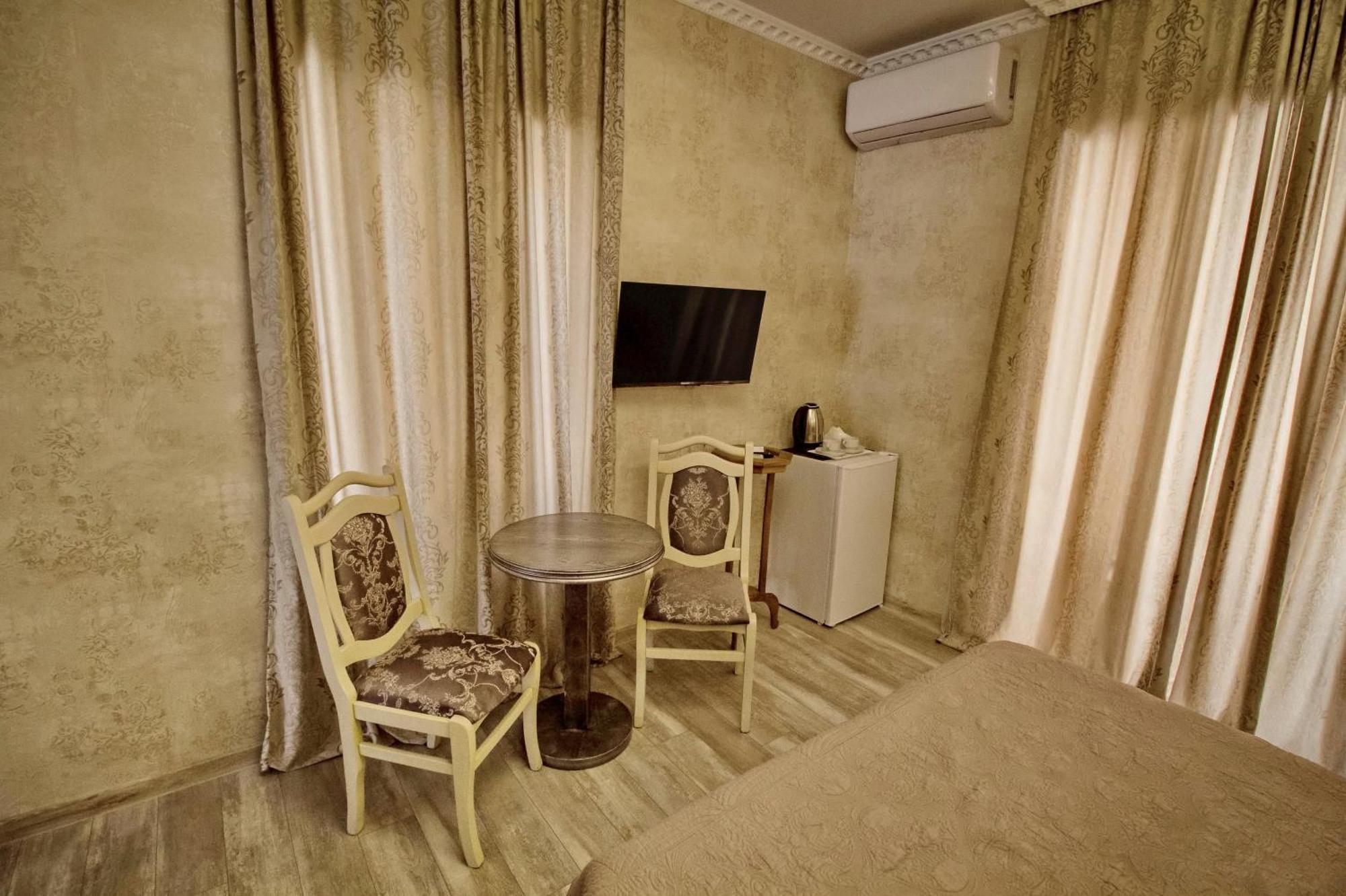 Old Tbilisi Gate Hotel Room photo
